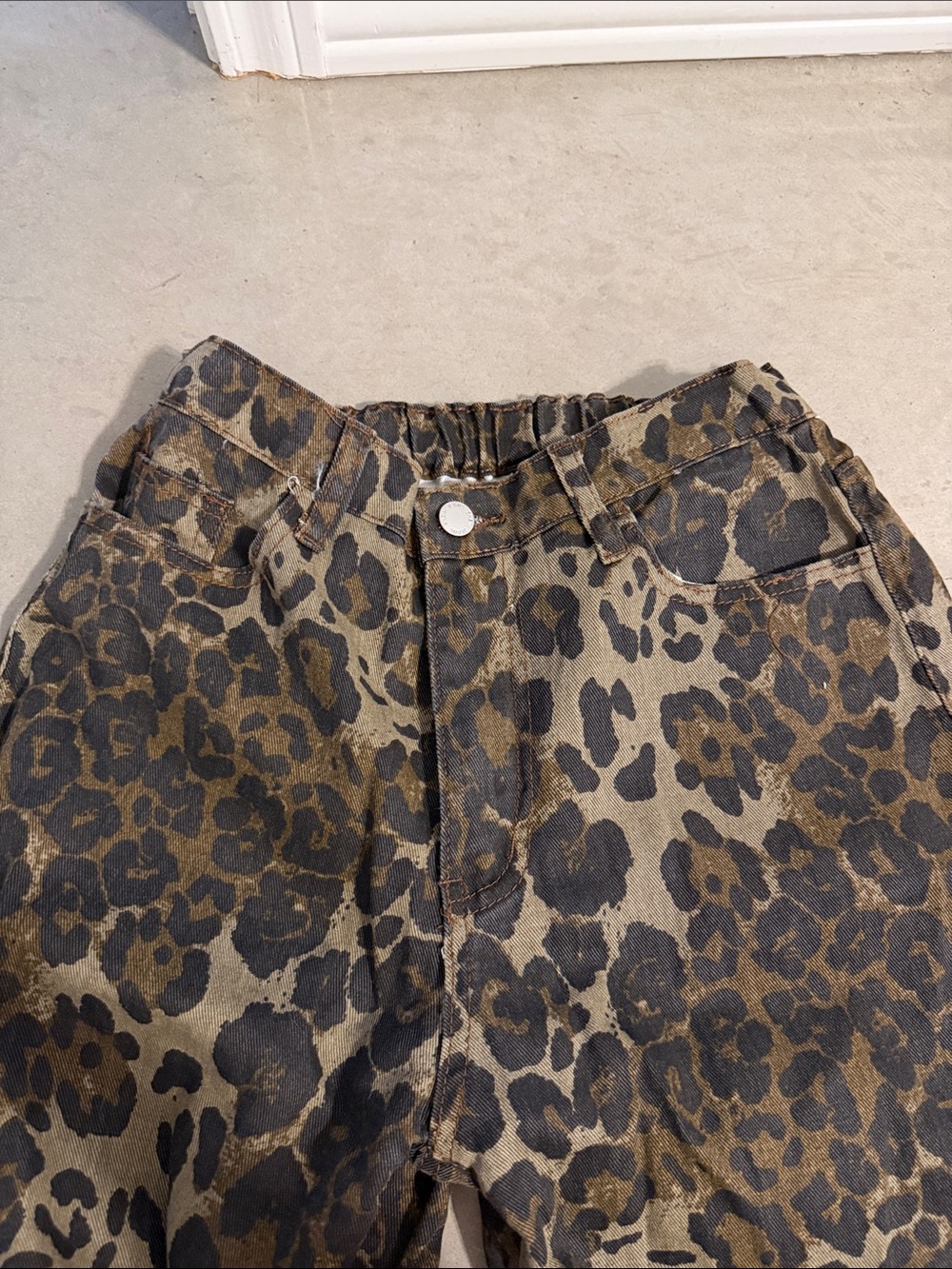 Leopard print barrel pants - Picture 2 of 3
